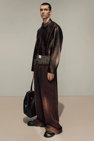 Look 10